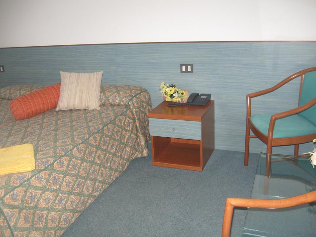 Albergo Del Turista Vernasca Phòng bức ảnh