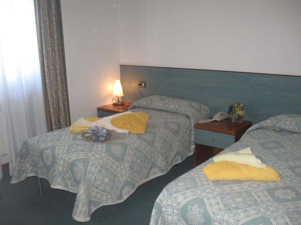 Albergo Del Turista Vernasca Phòng bức ảnh