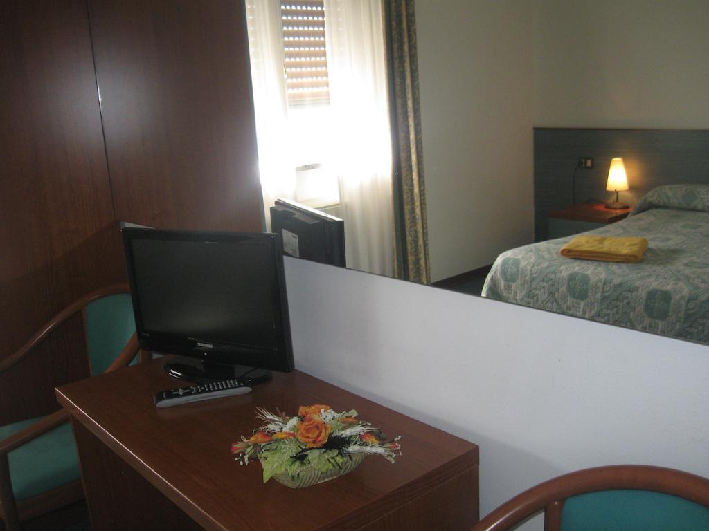 Albergo Del Turista Vernasca Phòng bức ảnh