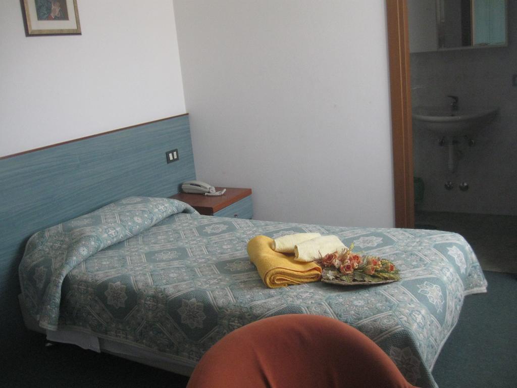 Albergo Del Turista Vernasca Phòng bức ảnh